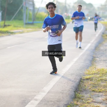 Runner Photo 3465943