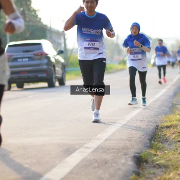 Runner Photo 3466215