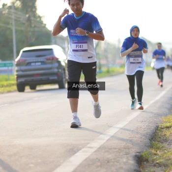 Runner Photo 3466225