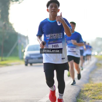 Runner Photo 3466375