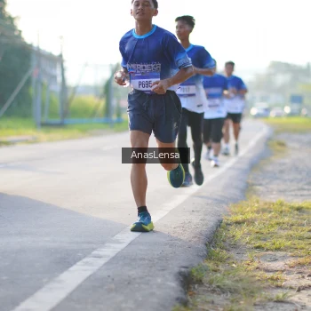 Runner Photo 3466396