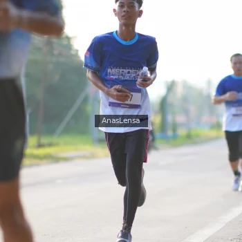 Runner Photo 3466423