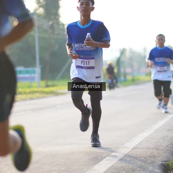Runner Photo 3466424