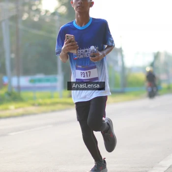 Runner Photo 3466433