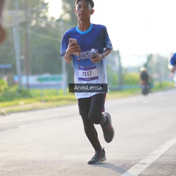 Runner Photo 3466436