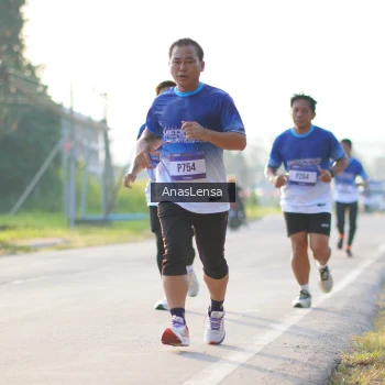 Runner Photo 3466443