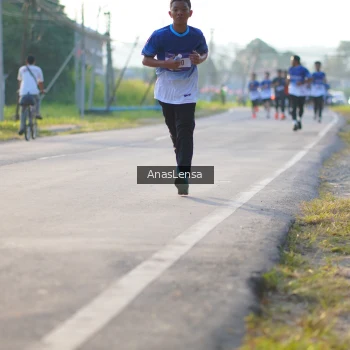 Runner Photo 3466619