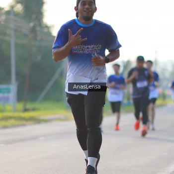 Runner Photo 3466686