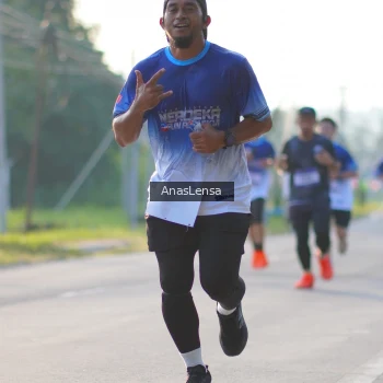 Runner Photo 3466691