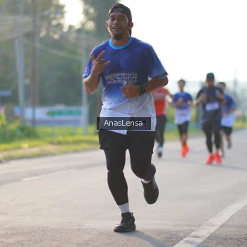 Runner Photo 3466694