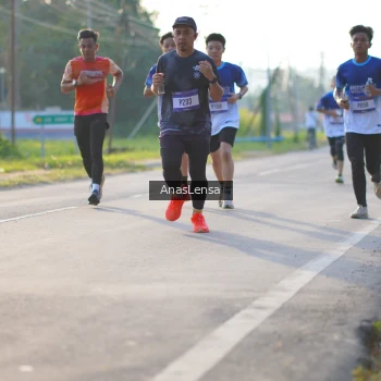 Runner Photo 3466701