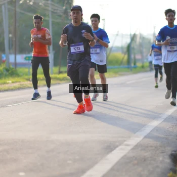 Runner Photo 3466704