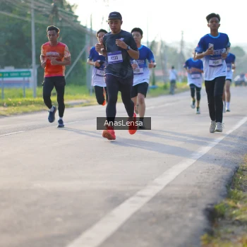 Runner Photo 3466709