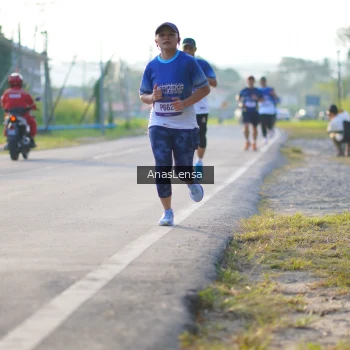 Runner Photo 3466797