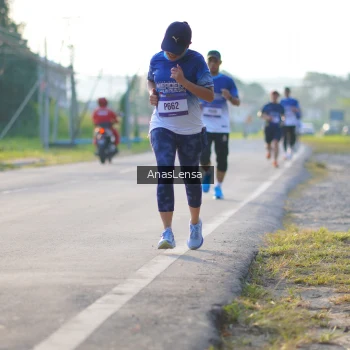 Runner Photo 3466816