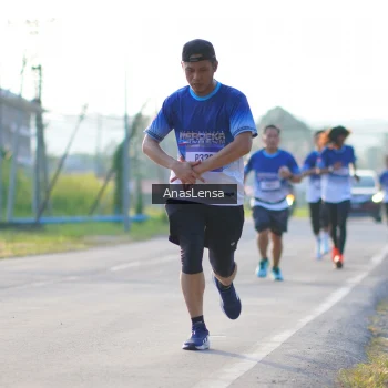 Runner Photo 3467125