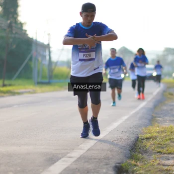 Runner Photo 3467159