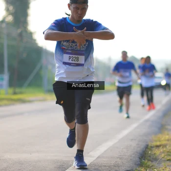 Runner Photo 3467169
