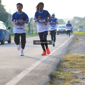 Runner Photo 3467236