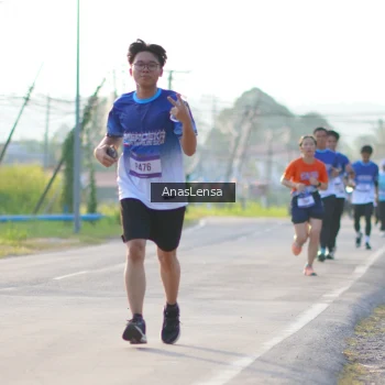 Runner Photo 3467593