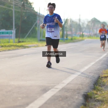 Runner Photo 3467618