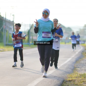 Runner Photo 3467816