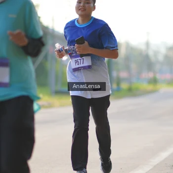 Runner Photo 3467846