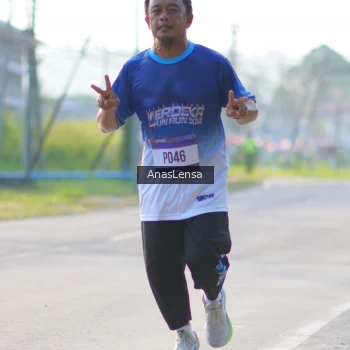 Runner Photo 3467939