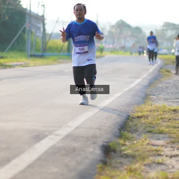 Runner Photo 3467942