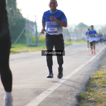 Runner Photo 3468087