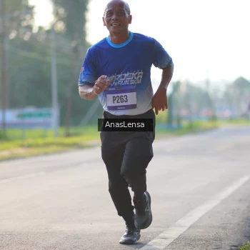 Runner Photo 3468110