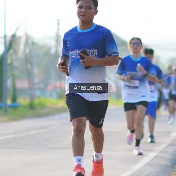 Runner Photo 3468119