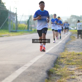 Runner Photo 3468128