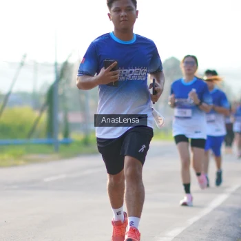Runner Photo 3468130