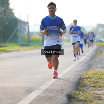 Runner Photo 3468146