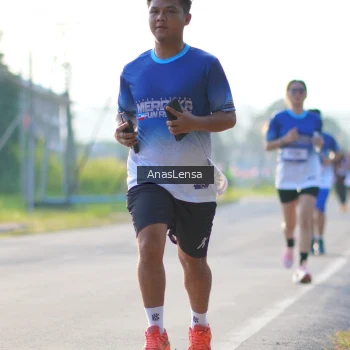 Runner Photo 3468149