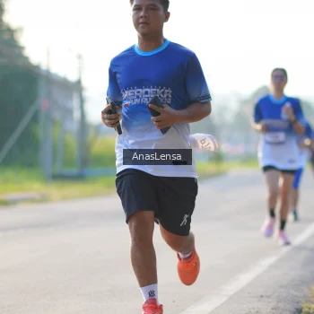 Runner Photo 3468158