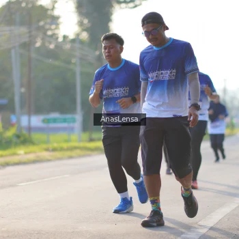 Runner Photo 3468894