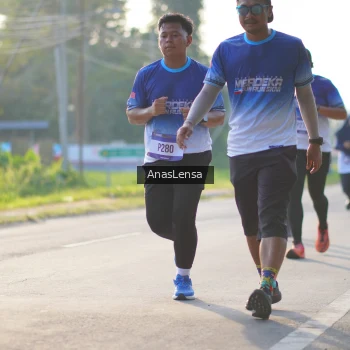 Runner Photo 3468945