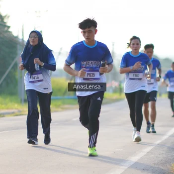 Runner Photo 3468946