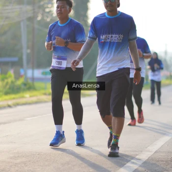 Runner Photo 3468963