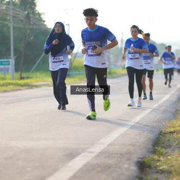 Runner Photo 3468975