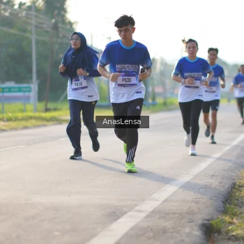 Runner Photo 3469020