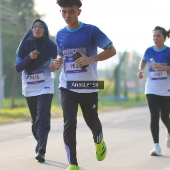 Runner Photo 3469022
