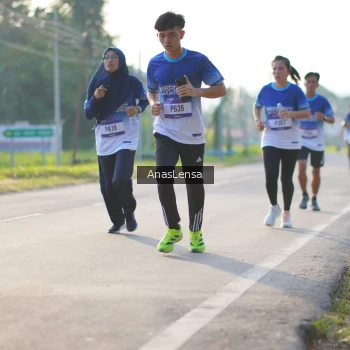 Runner Photo 3469026