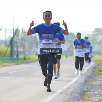Runner Photo 3469175