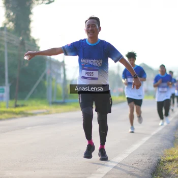 Runner Photo 3469251