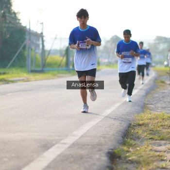 Runner Photo 3469252