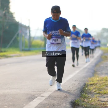 Runner Photo 3469397