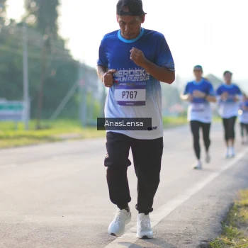 Runner Photo 3469408